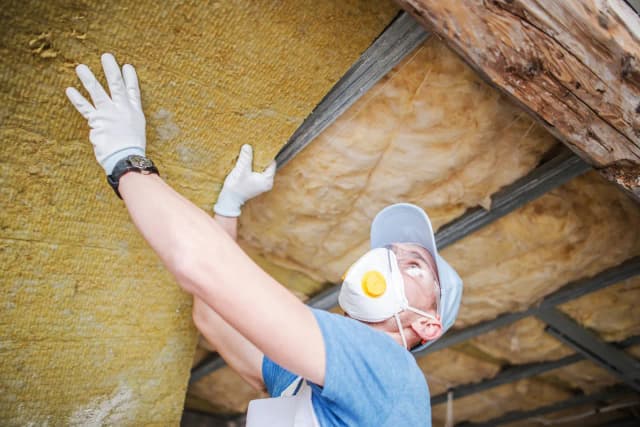 Jak ocieplić budynek skutecznie i tanio – najlepsze materiały i metody Jak ocieplić budynek skutecznie i tanio – najlepsze materiały i metody